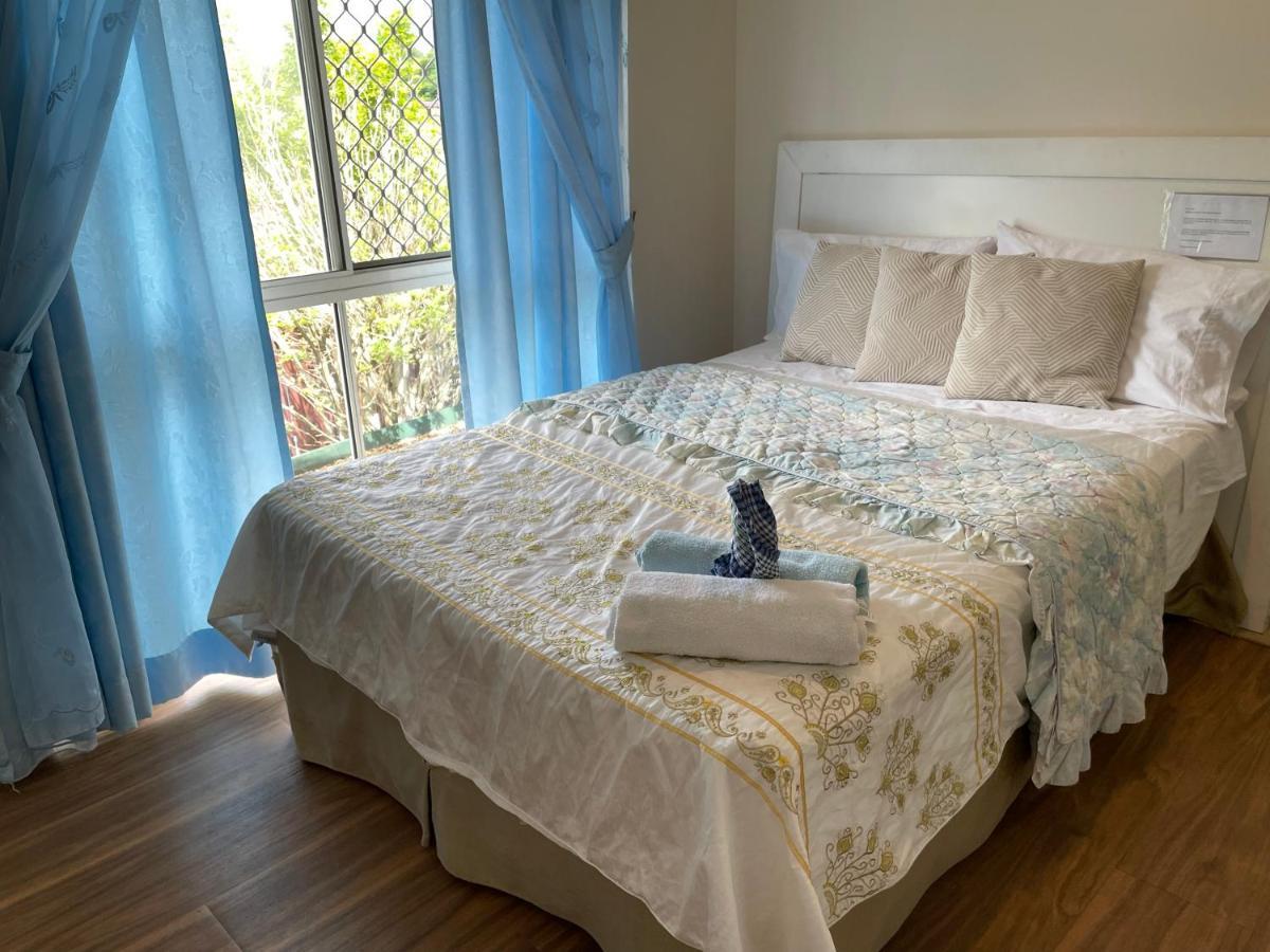 Theme Parks Amituofo Homestay ゴールドコースト エクステリア 写真