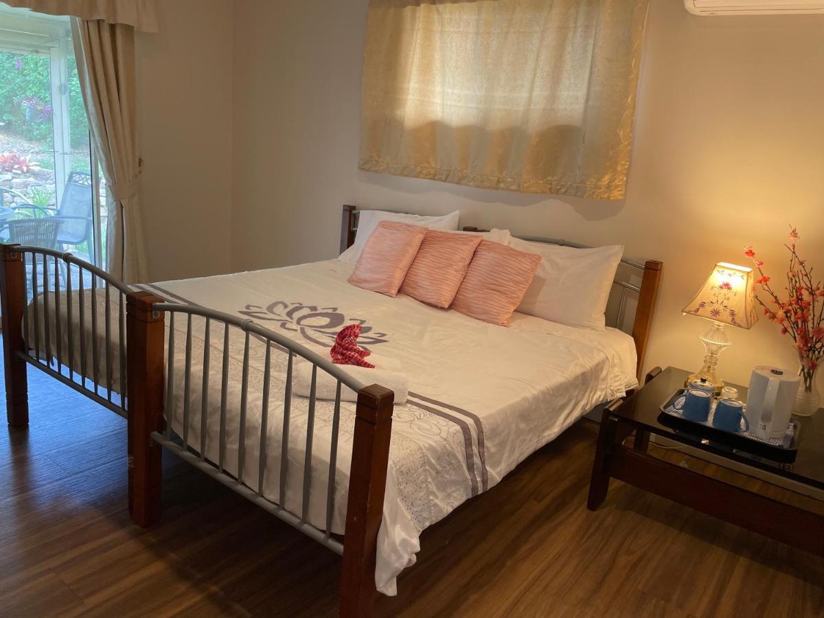 Theme Parks Amituofo Homestay ゴールドコースト エクステリア 写真