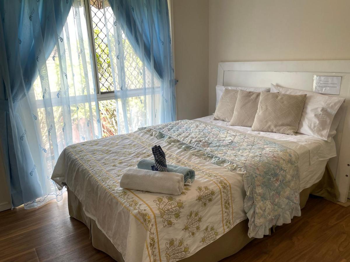 Theme Parks Amituofo Homestay ゴールドコースト エクステリア 写真